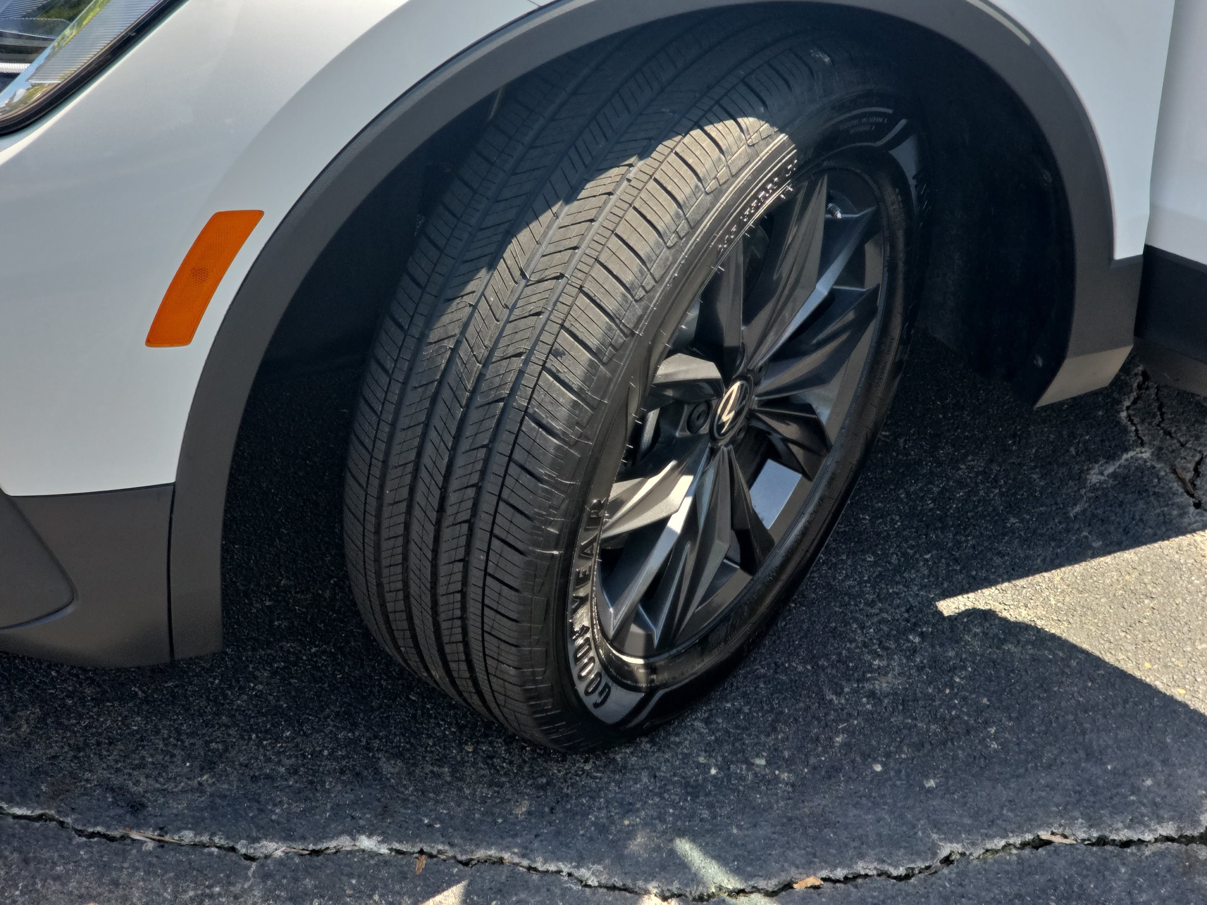 Certified 2024 Volkswagen Tiguan SE AWD/4WD image 33