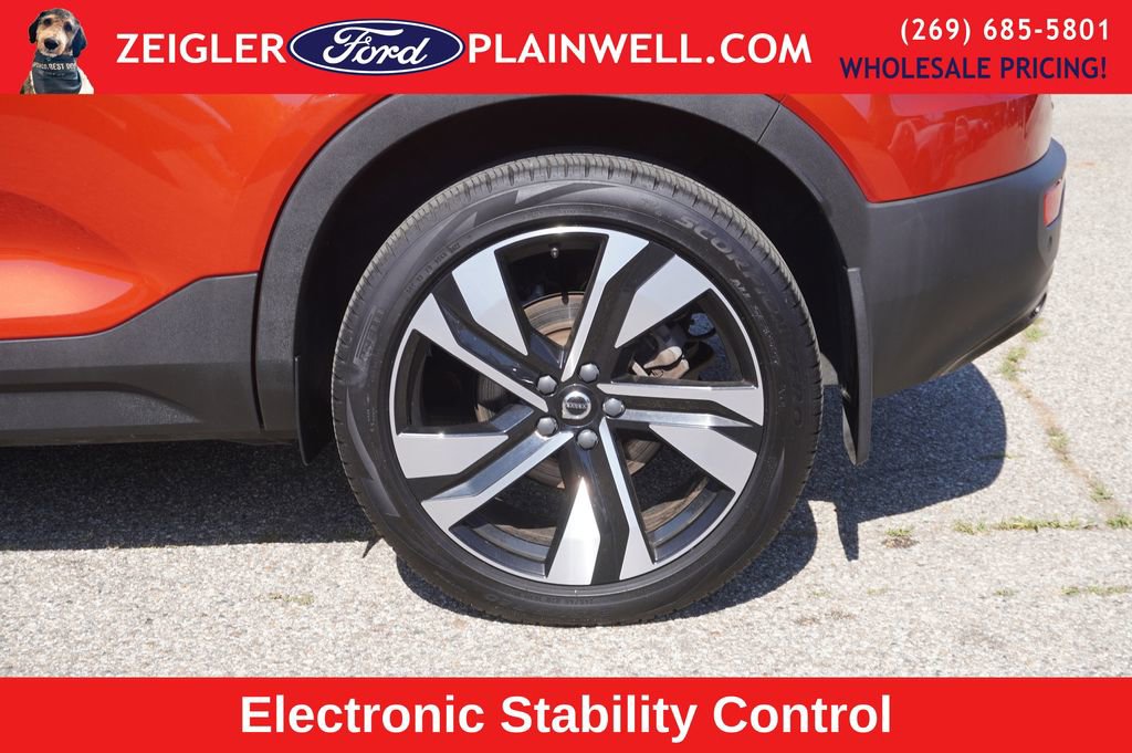 Used 2023 Volvo XC40 B5 Plus w/ Protection Package Premier image 9