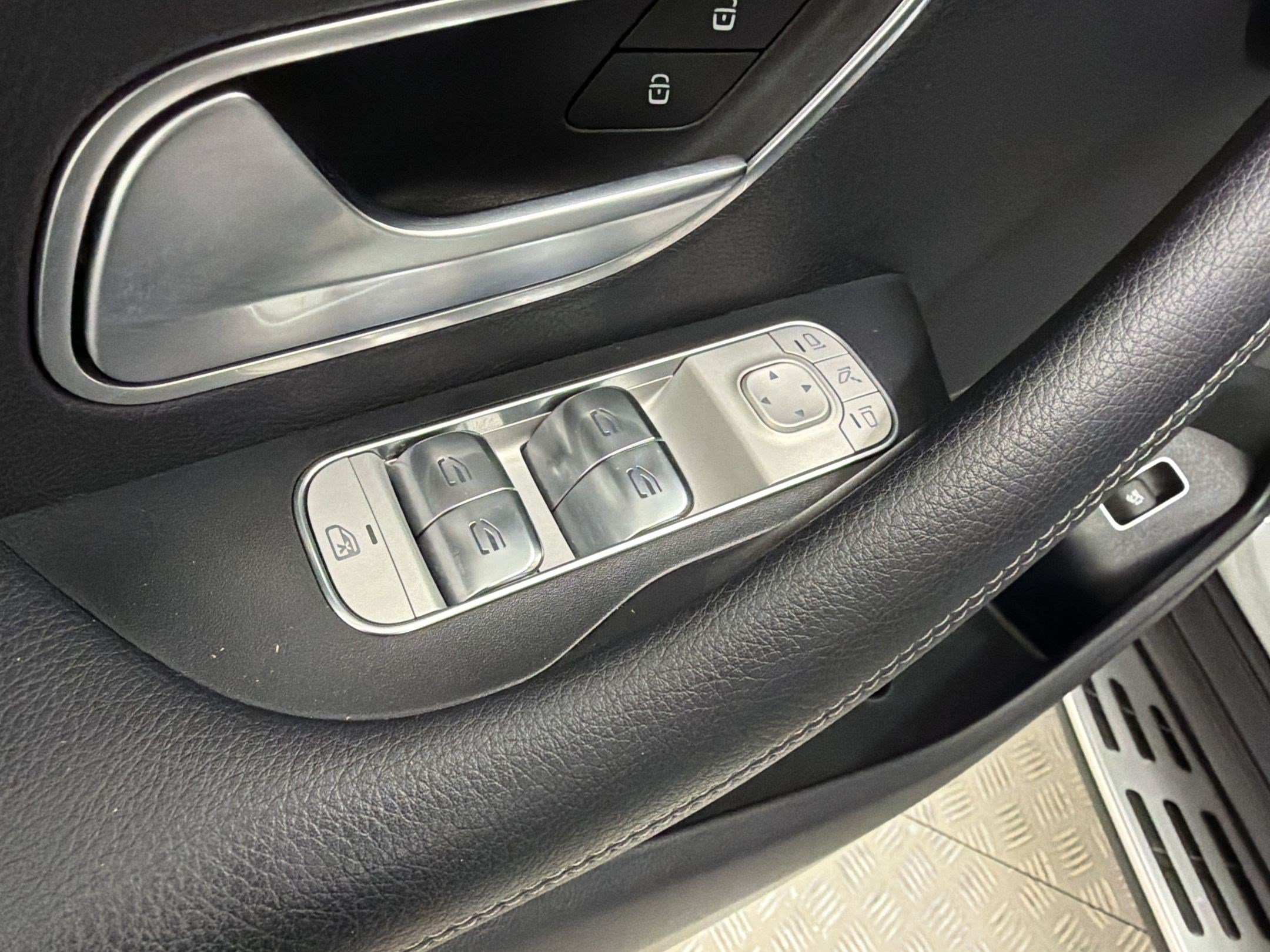 Used 2024 Mercedes-Benz GLS 450 4MATIC image 13
