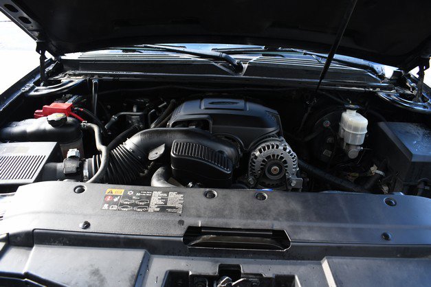 Used 2013 Chevrolet Suburban LTZ image 31