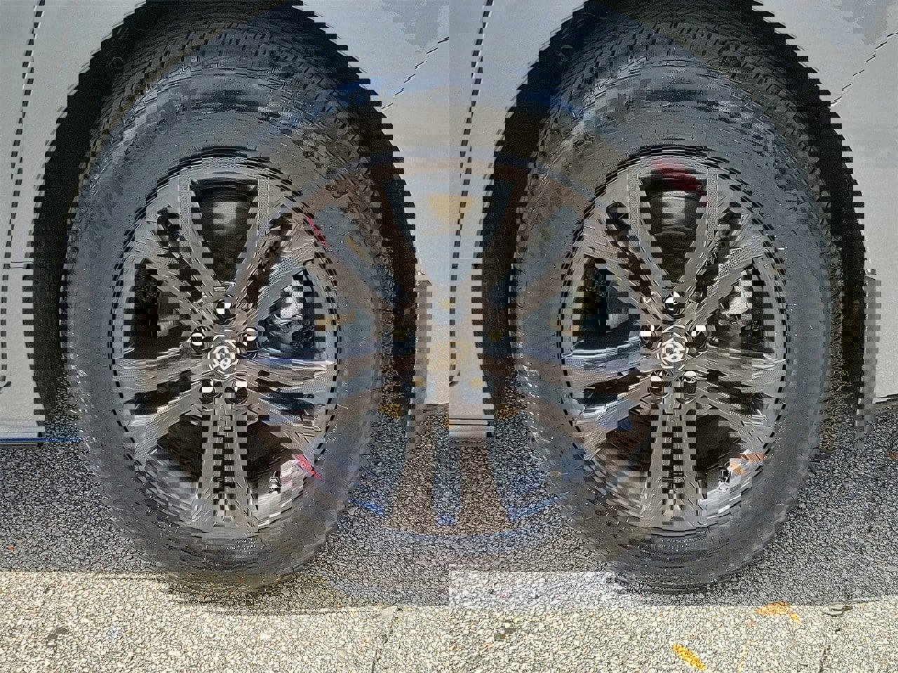 Used 2025 Toyota Sienna XSE w/ XSE Plus Package image 5