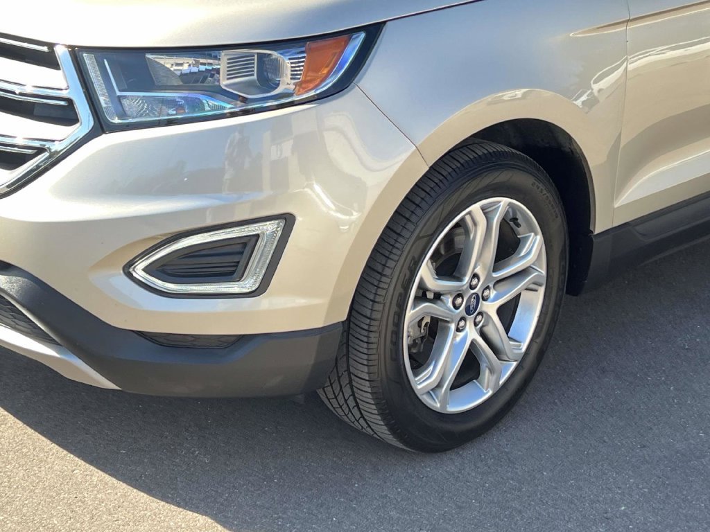 Used 2018 Ford Edge Titanium w/ Ford Safe & Smart Package AWD/4WD image 10