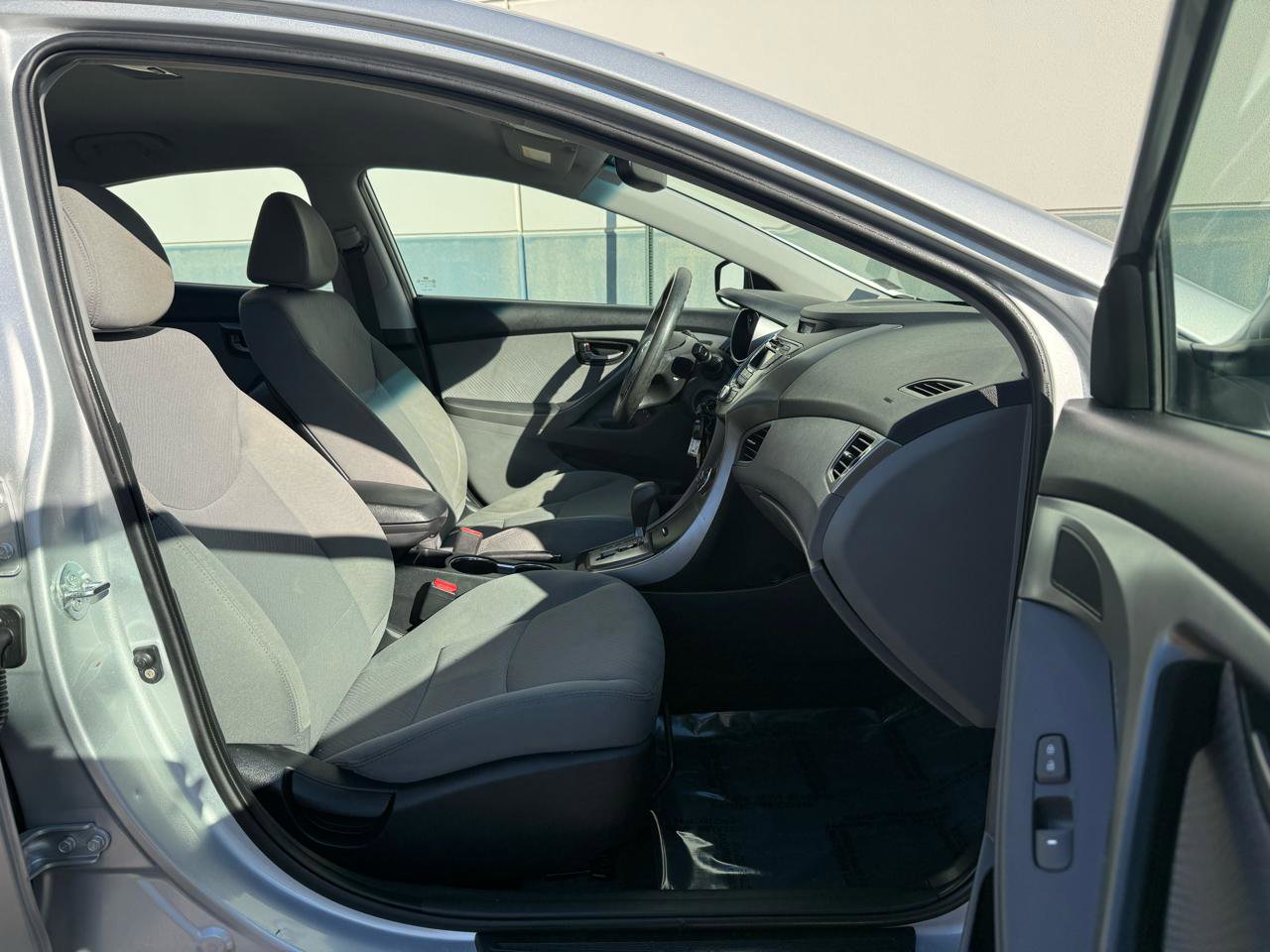 Used 2013 Hyundai Elantra GLS w/ Preferred Pkg image 18