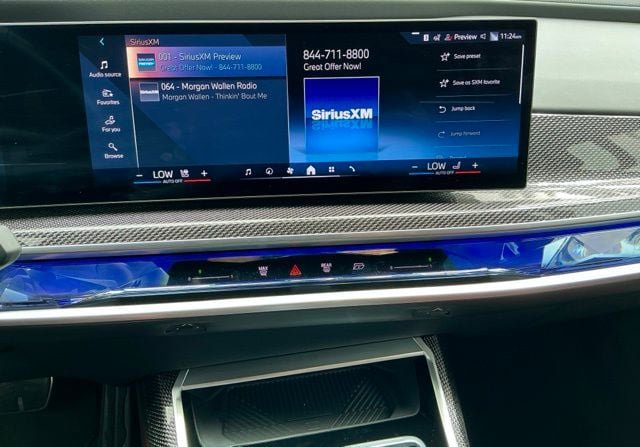 Used 2023 BMW i7 xDrive60 AWD/4WD image 35