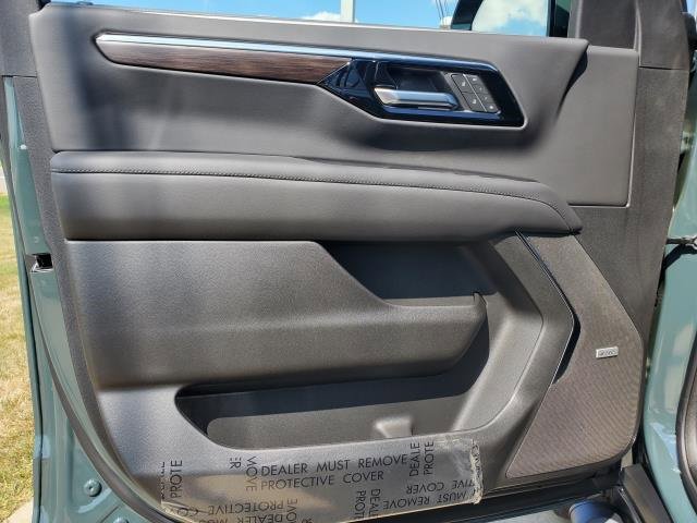 New 2026 Chevrolet Suburban Z71 w/ Comfort Package image 15