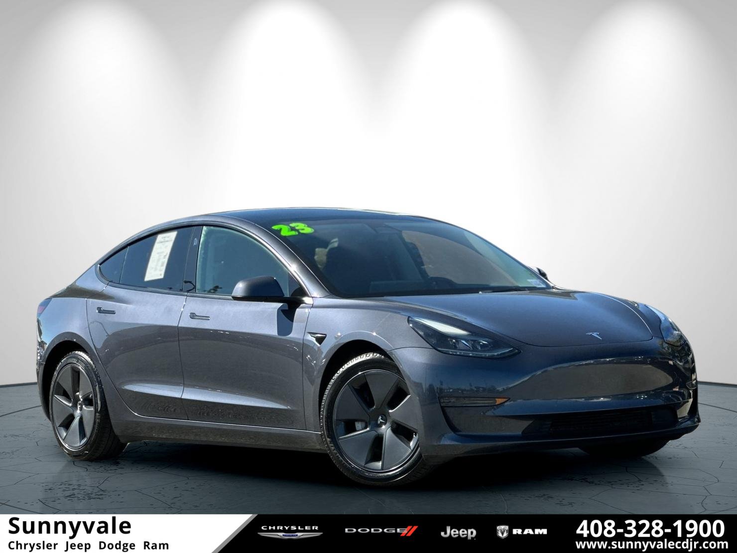 Used 2023 Tesla Model 3 Standard Range RWD image 1