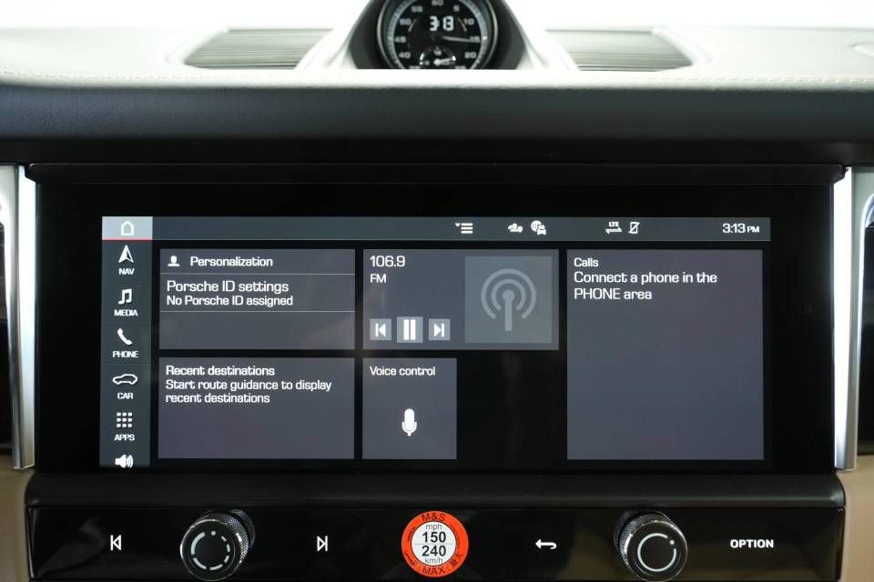 Certified 2026 Porsche Macan AWD/4WD image 17