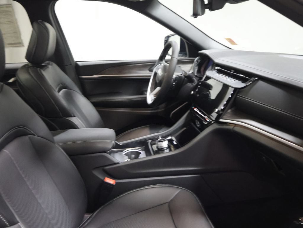 New 2026 Jeep Grand Cherokee Limited AWD/4WD image 17