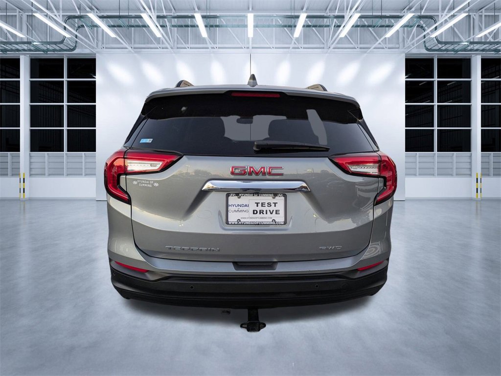 Used 2023 GMC Terrain SLE w/ Driver Convenience Package image 5