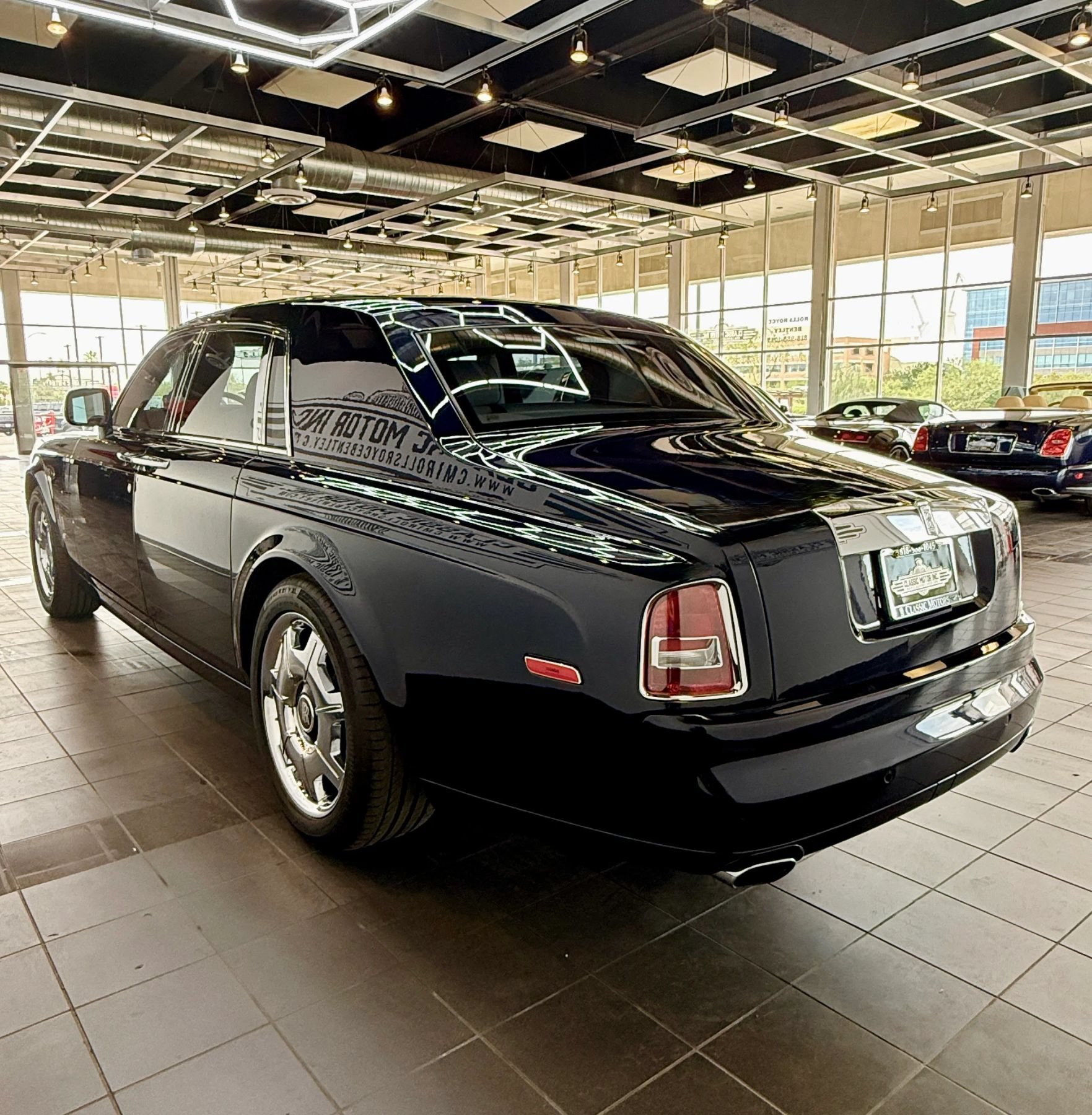 Used 2009 Rolls-Royce Phantom Sedan RWD image 9