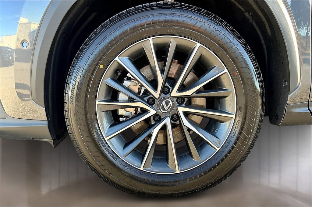 Used 2025 Lexus NX 300h AWD w/ Accessory Package (2T) image 8