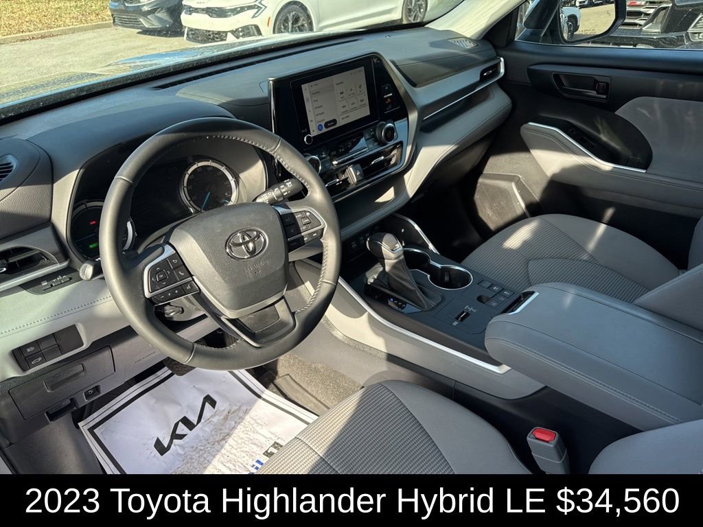 Used 2023 Toyota Highlander LE image 10