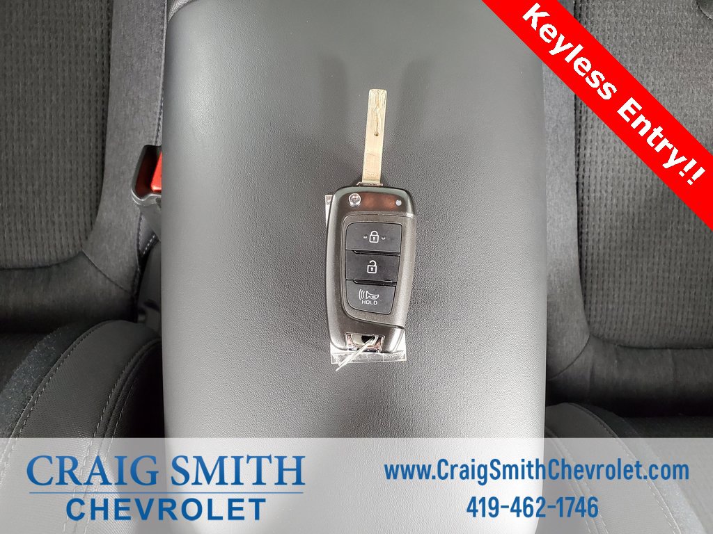 Used 2023 Hyundai Santa Fe SE image 7