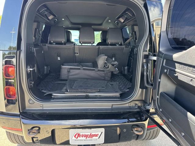 Used 2023 Land Rover Defender 110 X-Dynamic SE image 13