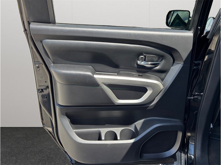 Used 2019 Nissan Titan SV RWD image 30