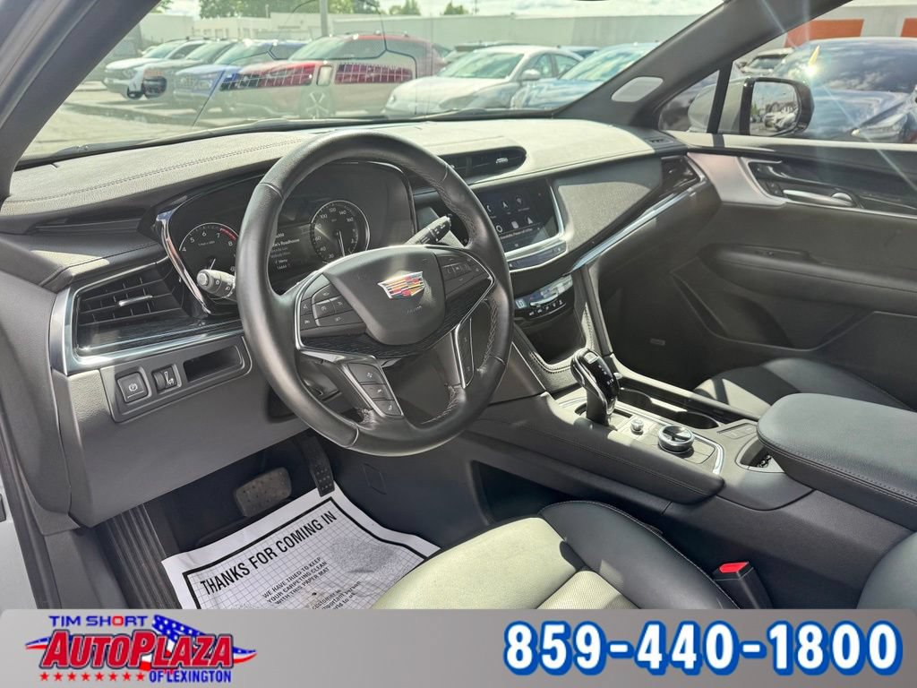 Used 2024 Cadillac XT5 Premium Luxury FWD image 3