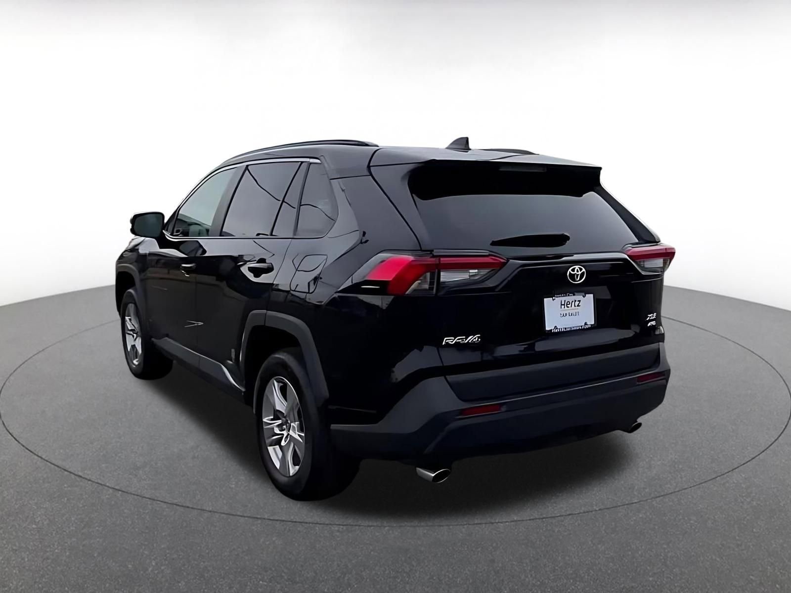 Used 2025 Toyota RAV4 XLE image 11