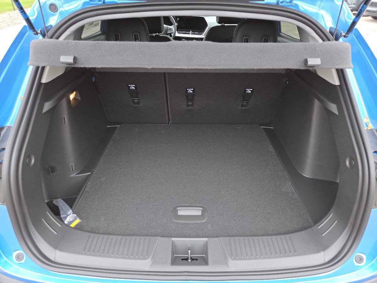 New 2026 Chevrolet Trax LT w/ LT Convenience Package FWD image 20