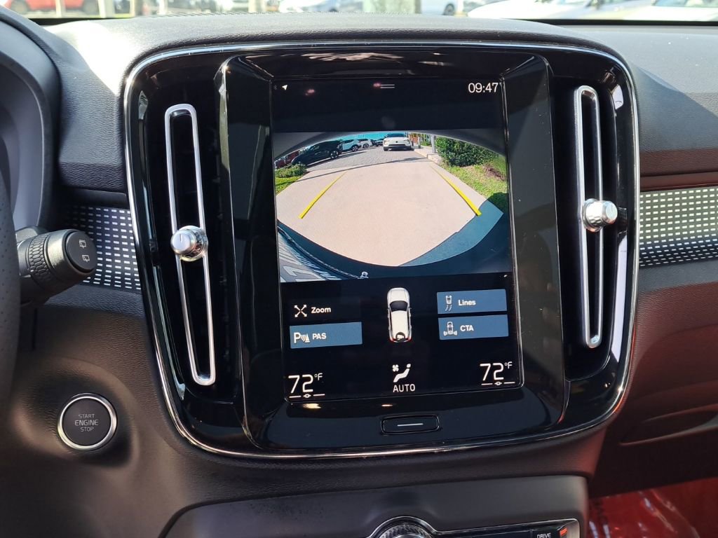 Used 2021 Volvo XC40 T4 R-Design w/ Protection Package Premier image 24