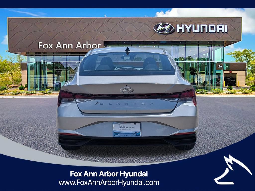 Certified 2023 Hyundai Elantra SEL w/ Convenience Package FWD image 4
