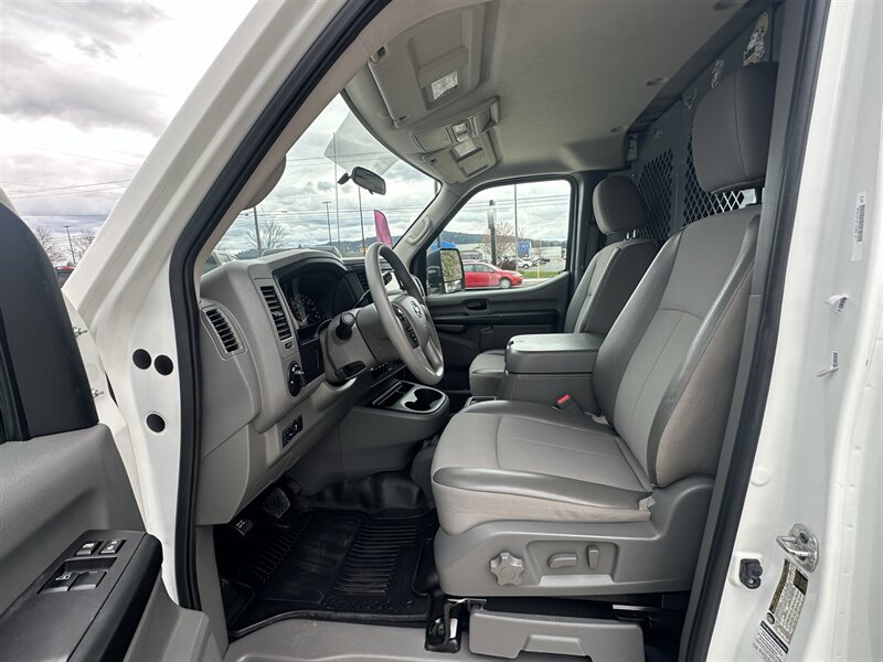Used 2019 Nissan NV 3500 SL w/ Navigation Package RWD image 38
