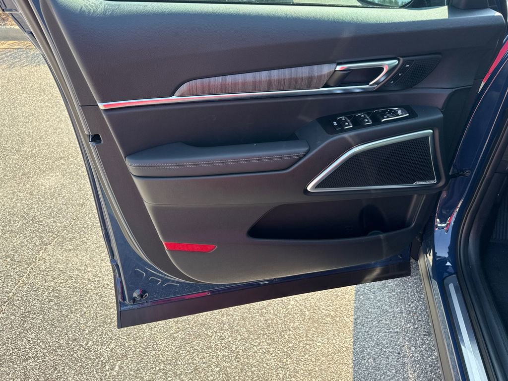 New 2025 Kia Telluride SX w/ SX Captain's Chair Package image 10