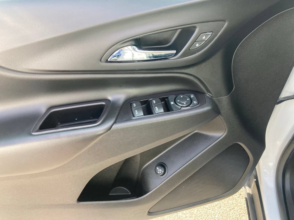 Used 2018 Chevrolet Equinox LT FWD image 14