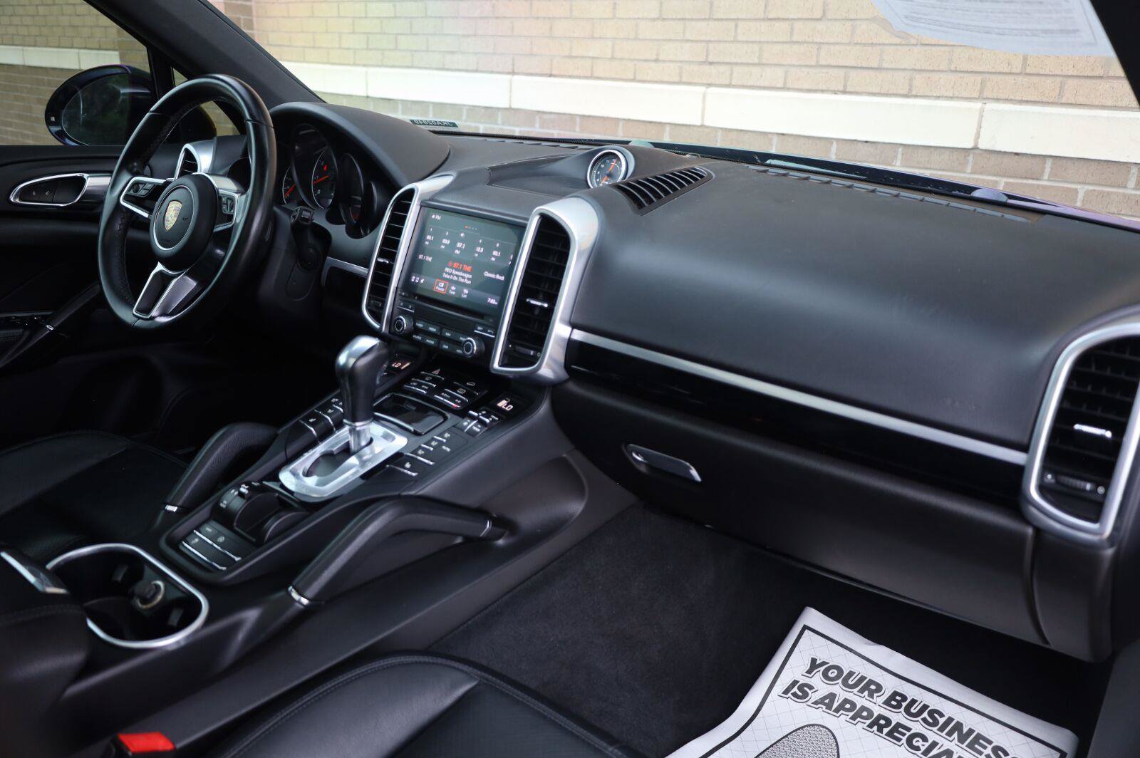 Used 2018 Porsche Cayenne AWD/4WD image 32