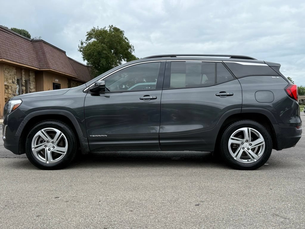 Used 2019 GMC Terrain SLE w/ Driver Convenience Package FWD image 2