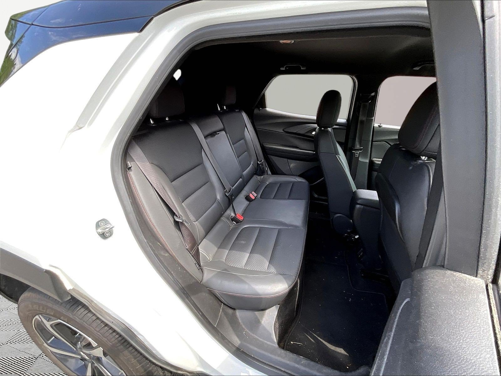 Used 2023 Chevrolet TrailBlazer RS w/ Convenience Package FWD image 24