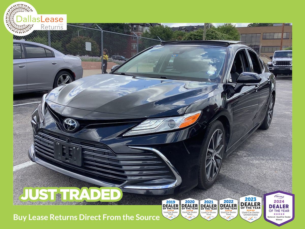 Used 2023 Toyota Camry XLE w/ Navigation Package FWD image 1