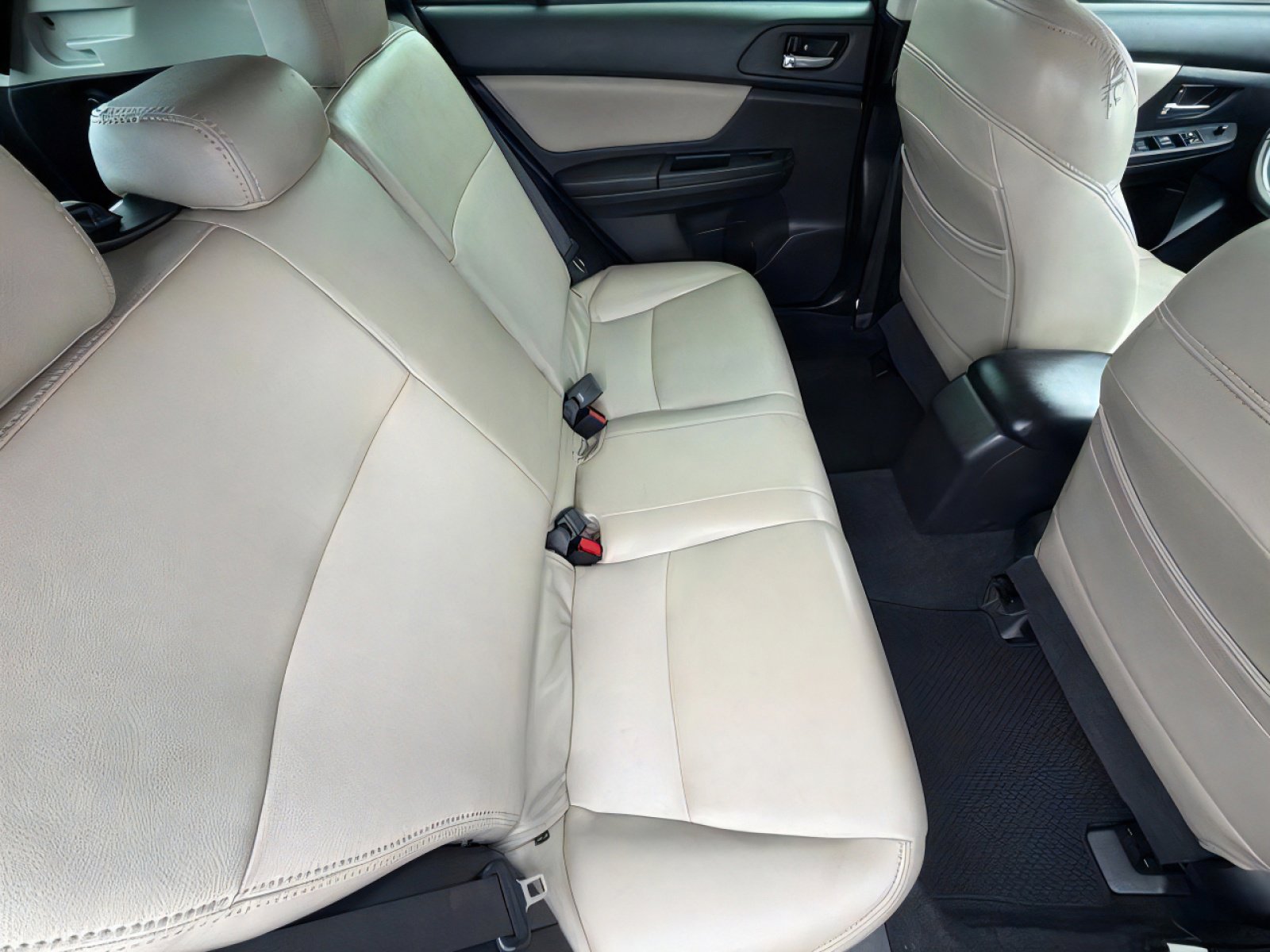 Used 2012 Subaru Impreza 2.0i Premium image 11
