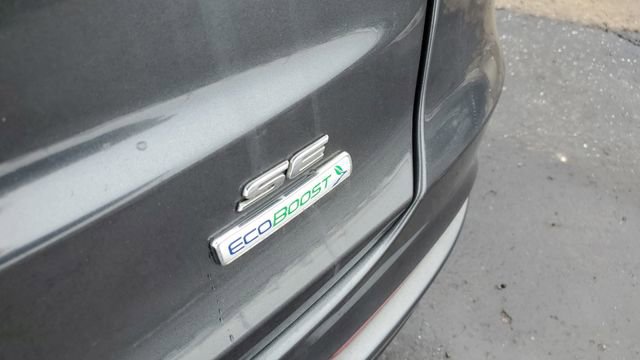 Used 2020 Ford Fusion SE image 30
