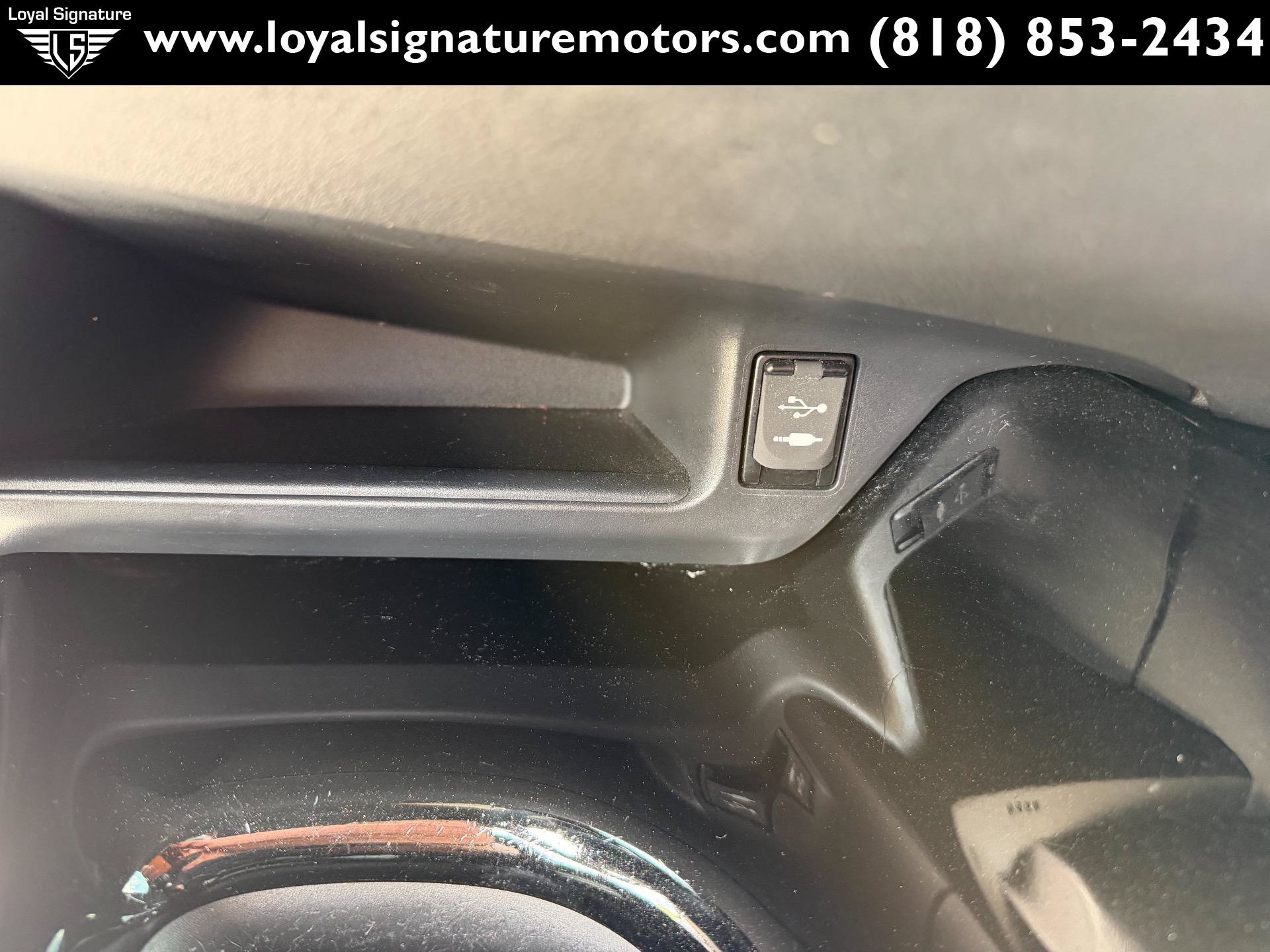 Used 2019 Toyota C-HR XLE FWD image 25