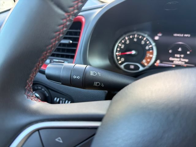 Used 2023 Jeep Renegade Trailhawk AWD/4WD image 17