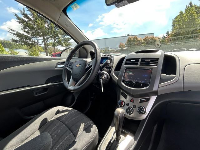 Used 2015 Chevrolet Sonic LT w/ Fun and Sun Package FWD image 28