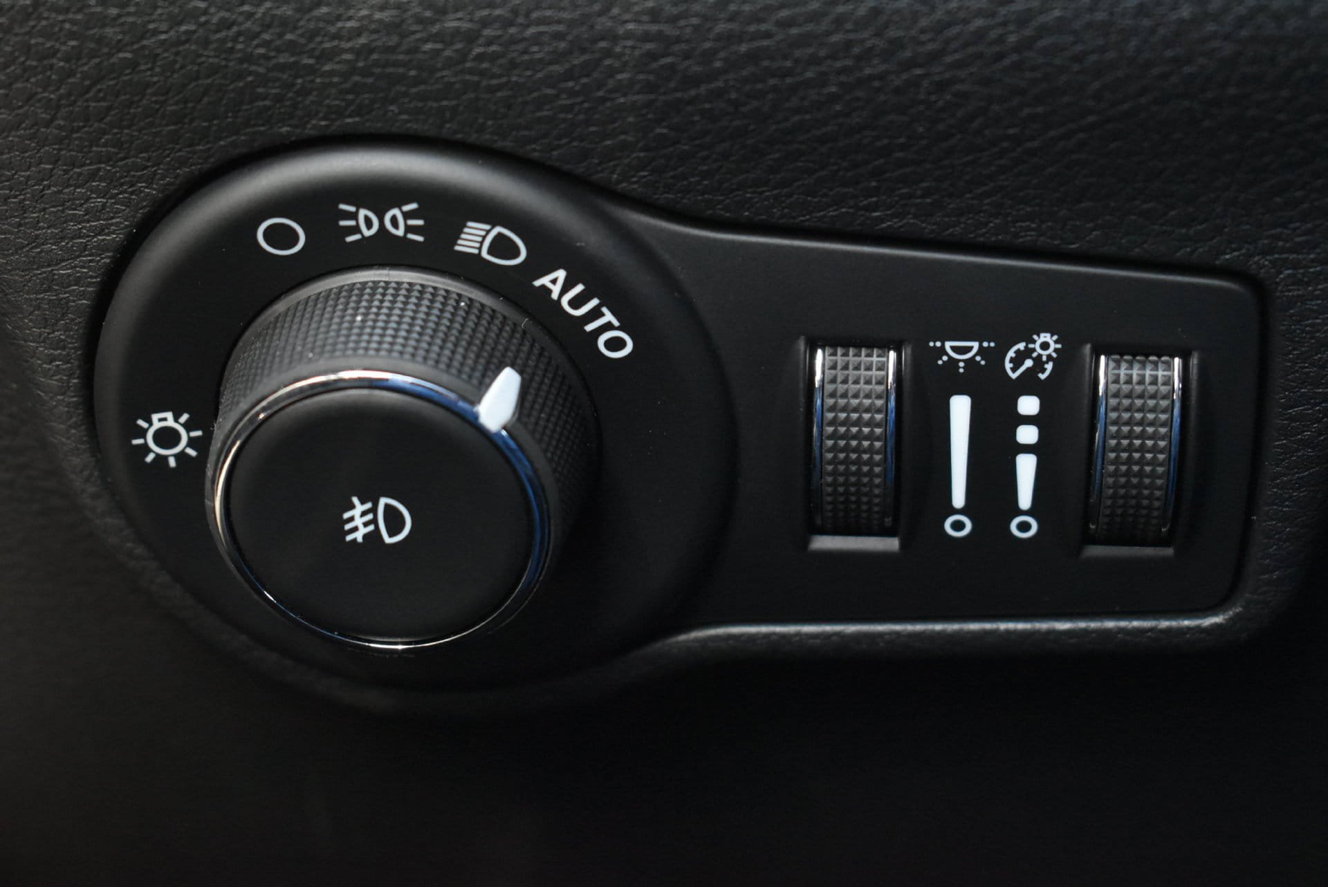 New 2026 Jeep Compass Latitude AWD/4WD image 19