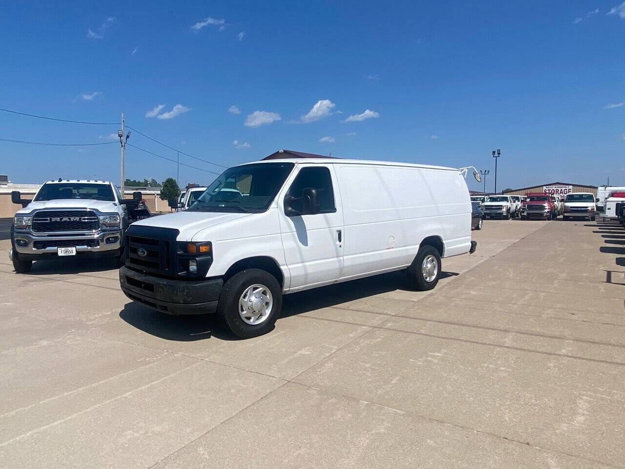 Used 2011 Ford E-350 and Econoline 350 Extended Super Duty image 2
