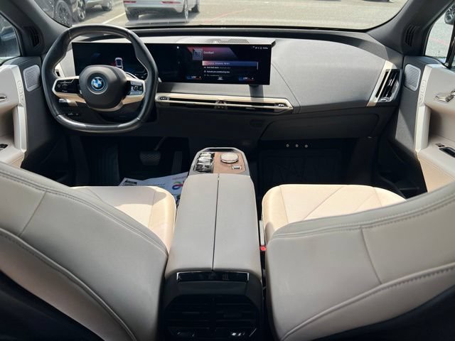 Used 2022 BMW iX xDrive50 AWD/4WD image 14