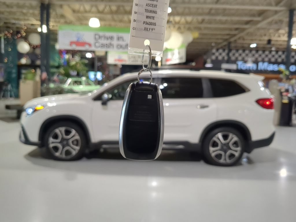 Used 2023 Subaru Ascent Touring AWD/4WD image 4
