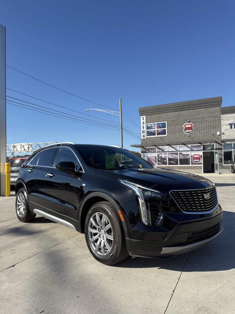 Used 2020 Cadillac XT4 Premium Luxury w/ Cold Weather Package image 1