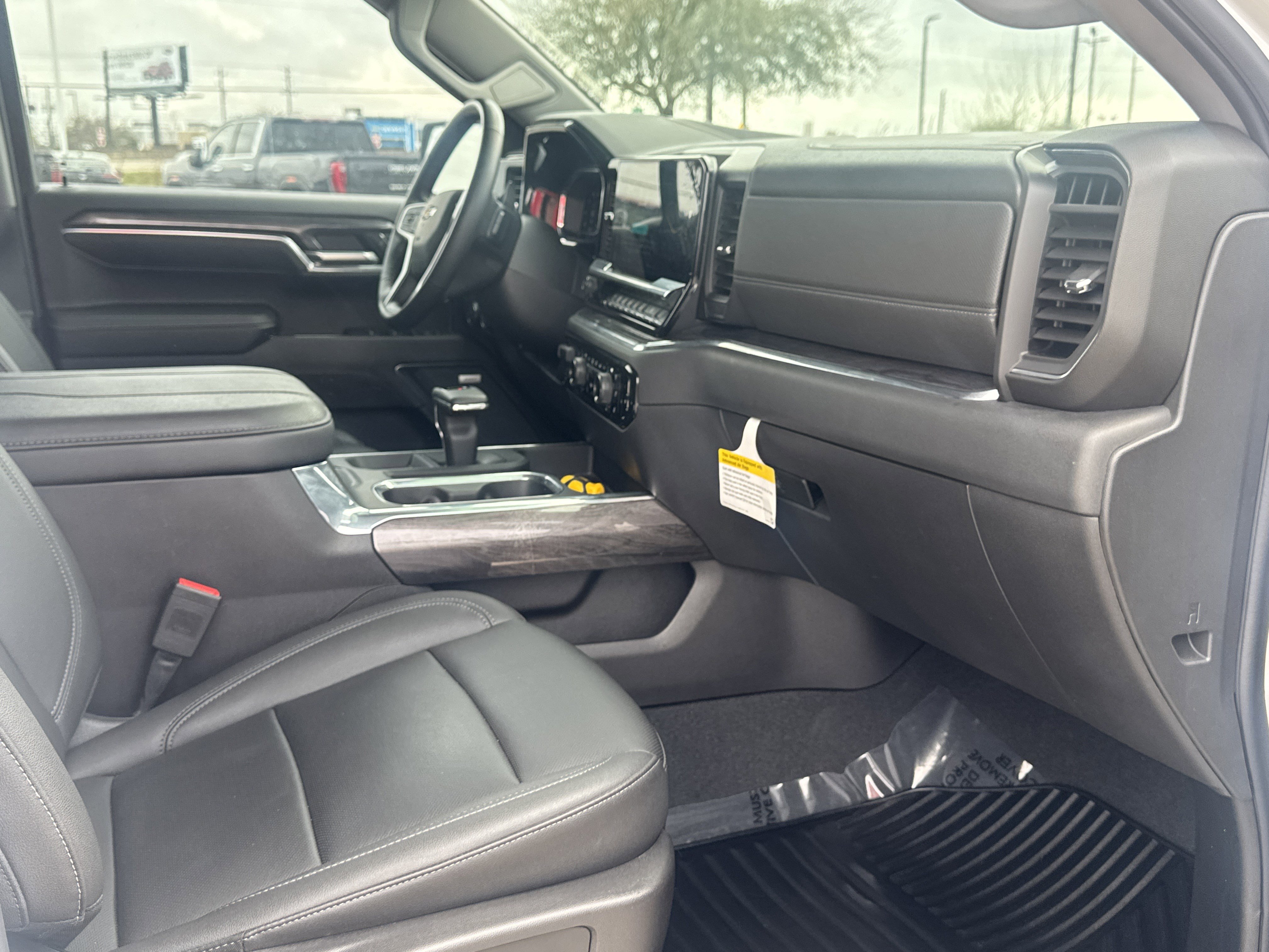 Used 2024 Chevrolet Silverado 1500 LTZ image 12