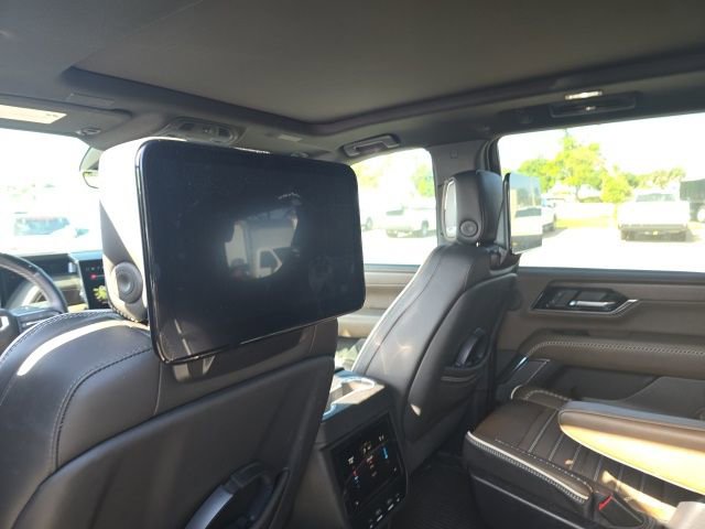 Used 2025 GMC Yukon Denali Ultimate image 12