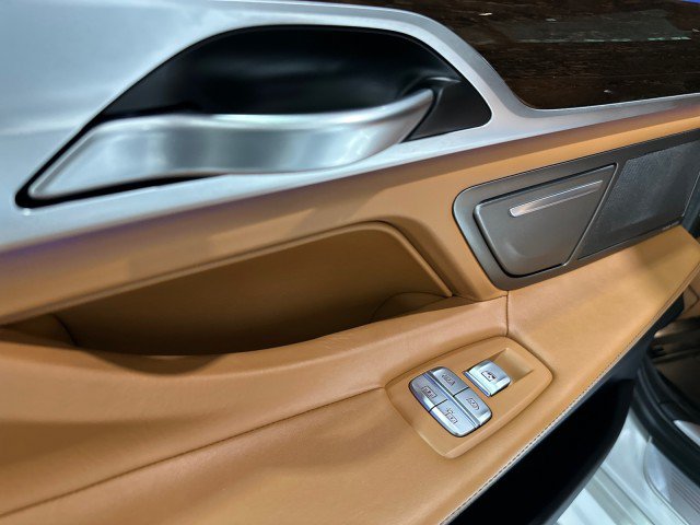 Used 2020 BMW 745e xDrive AWD/4WD image 52
