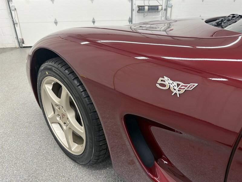 Used 2003 Chevrolet Corvette Coupe w/ Preferred Equipment Group RWD image 8