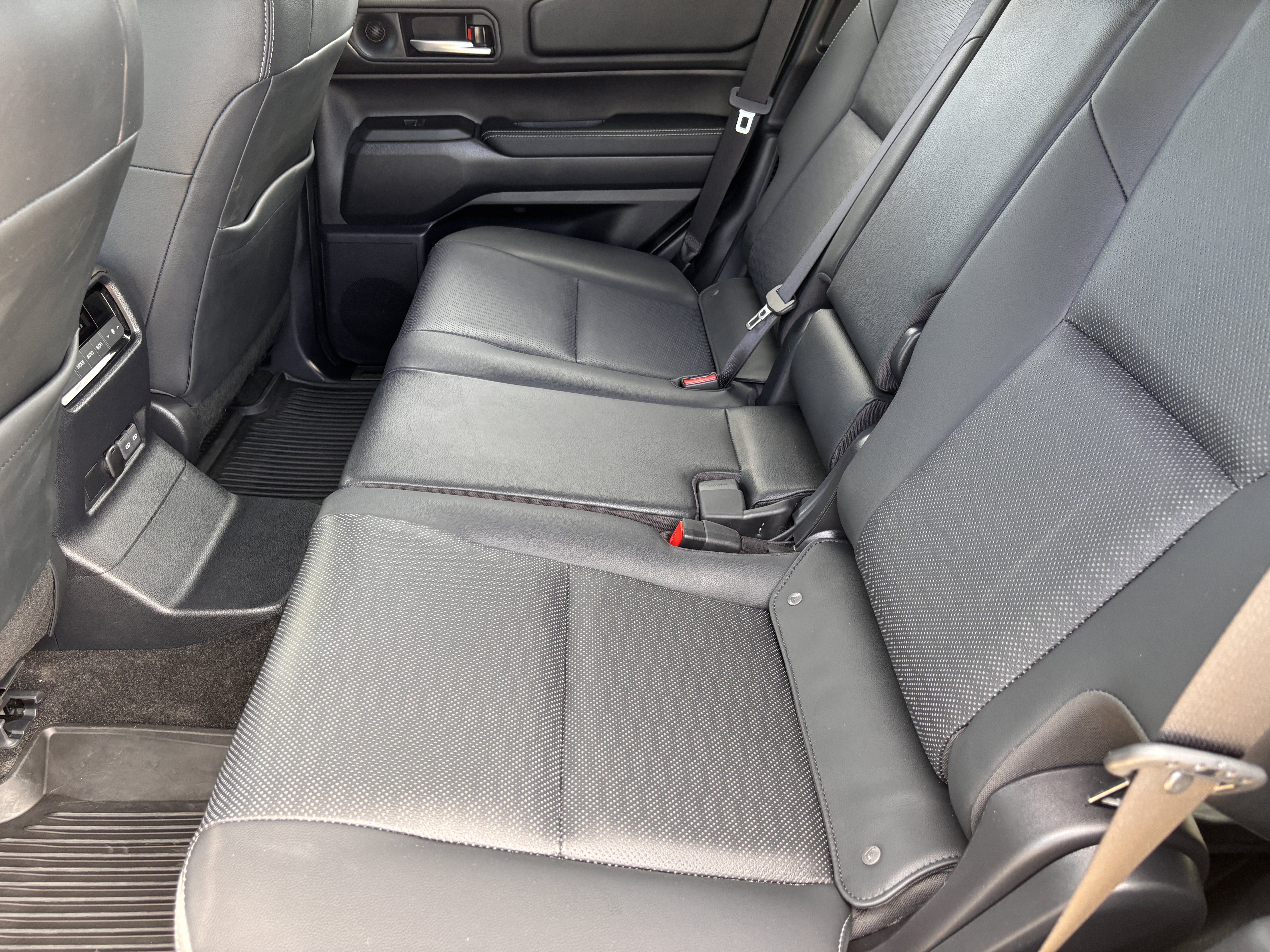 Used 2026 Toyota Land Cruiser w/ Premium Package AWD/4WD image 24