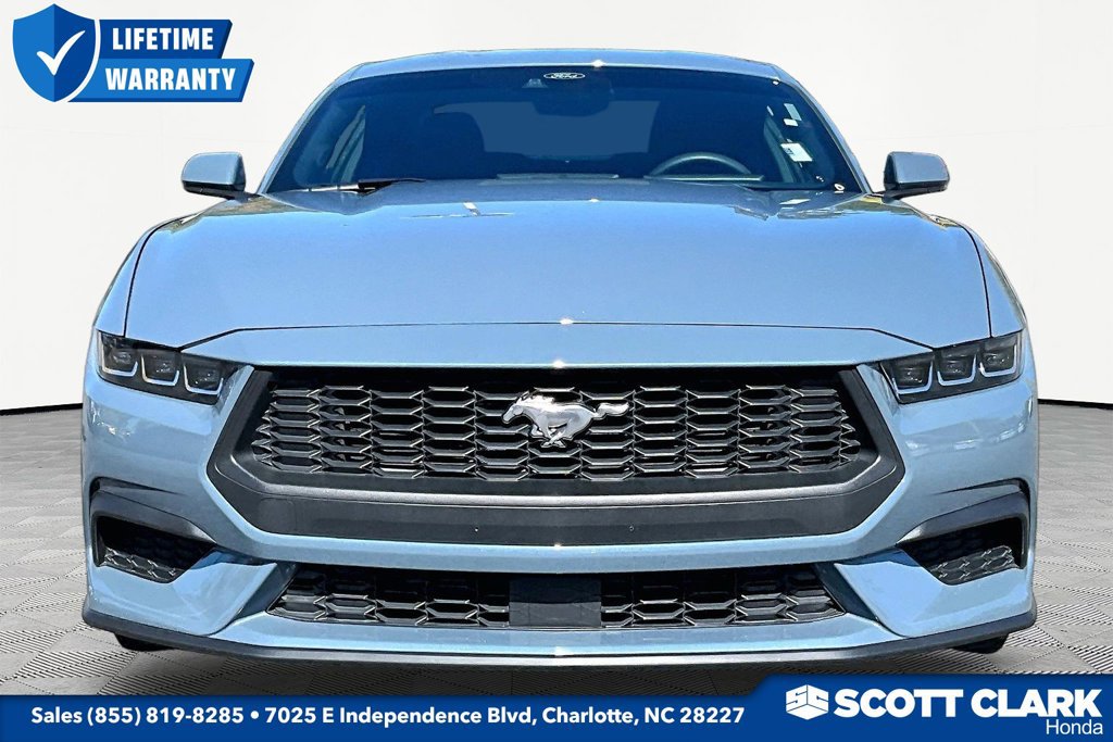 Used 2024 Ford Mustang Coupe RWD image 2
