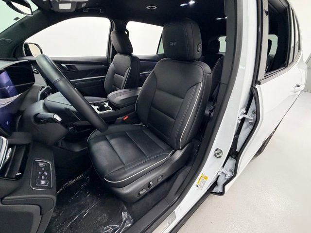 Certified 2025 Buick Enclave Sport Touring image 9