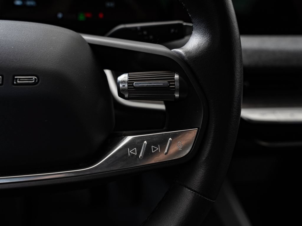 Used 2024 Lucid Air Pure RWD image 28