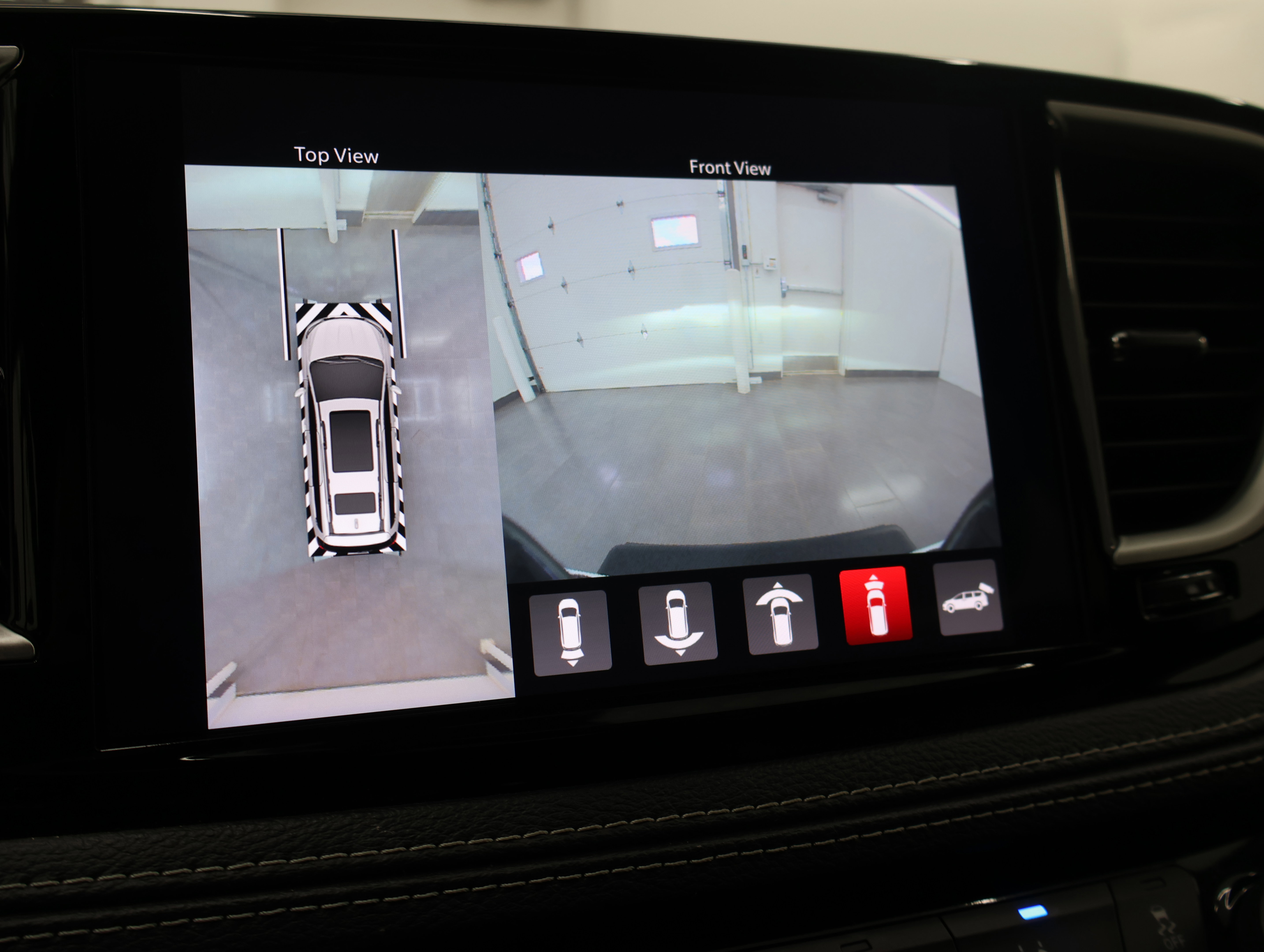 Used 2024 Chrysler Pacifica Limited FWD image 20